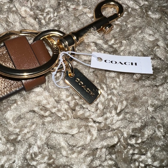 NWT!! Coach Trigger Snap Bag Charm In Signature Canvas - Picture 5 of 5